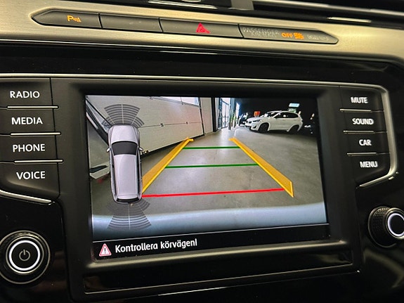 Volkswagen Passat 19 of 20