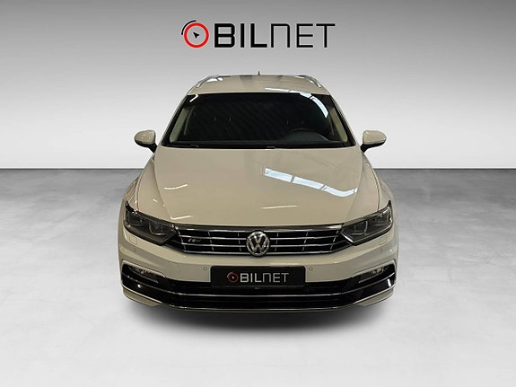 Volkswagen Passat 3 of 20