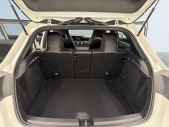 Mercedes-Benz A200 12 of 19