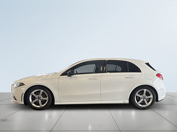 Mercedes-Benz A200 4 of 5