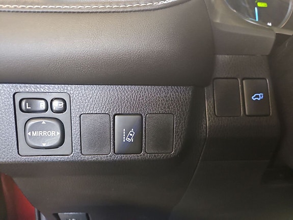 Toyota RAV4 14 of 21
