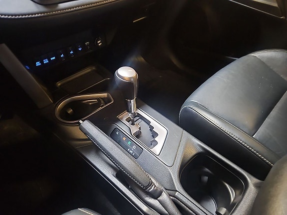 Toyota RAV4 17 of 21