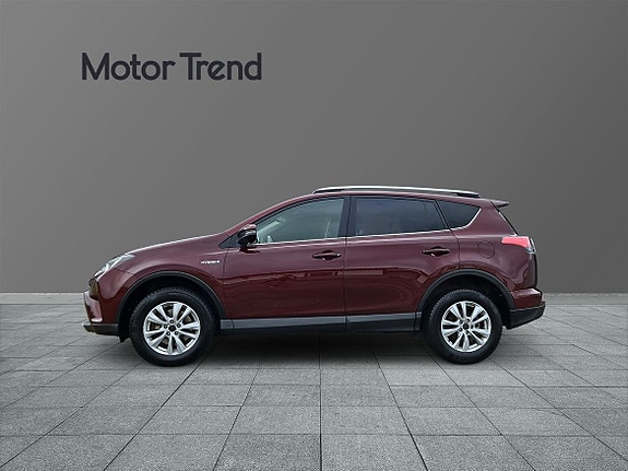 Toyota RAV4 3 of 11