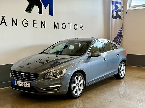 Volvo S60 3 of 5