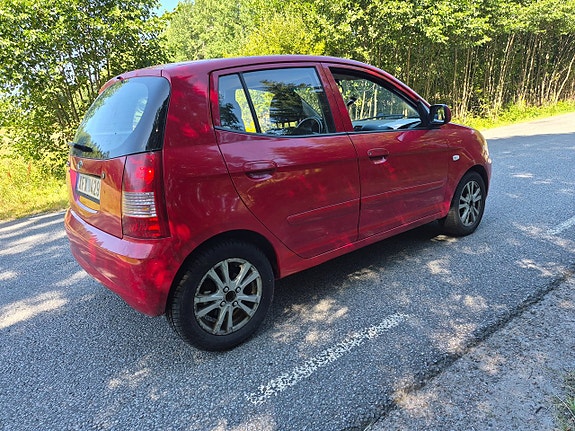 Kia Picanto 12 of 17