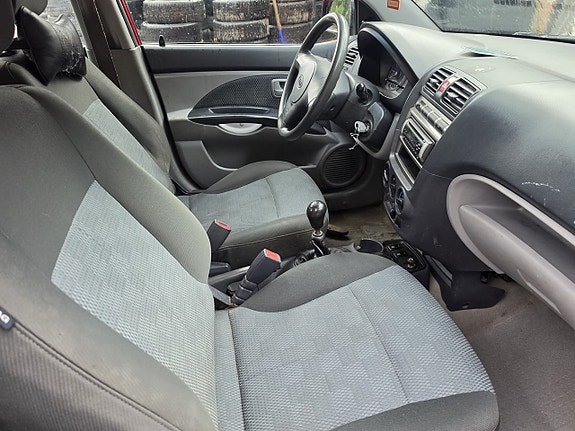 Kia Picanto 5 of 5
