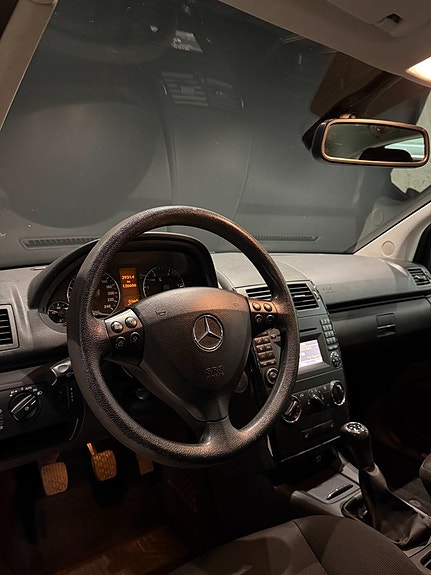 Mercedes-Benz A180 11 of 14