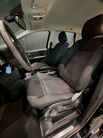 Mercedes-Benz A180 10 of 14