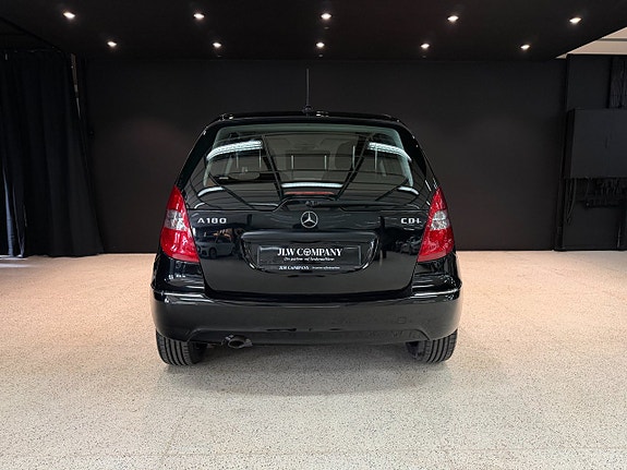 Mercedes-Benz A180 7 of 14