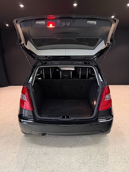 Mercedes-Benz A180 8 of 14