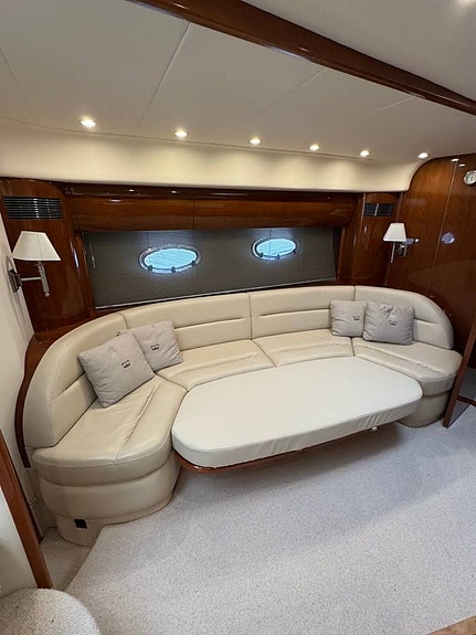 Princess V48 -05 | 2 x Volvo Penta D9-575 9 of 12