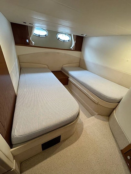 Princess V48 -05 | 2 x Volvo Penta D9-575 10 of 12