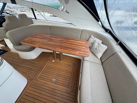 Princess V48 -05 | 2 x Volvo Penta D9-575 3 of 5