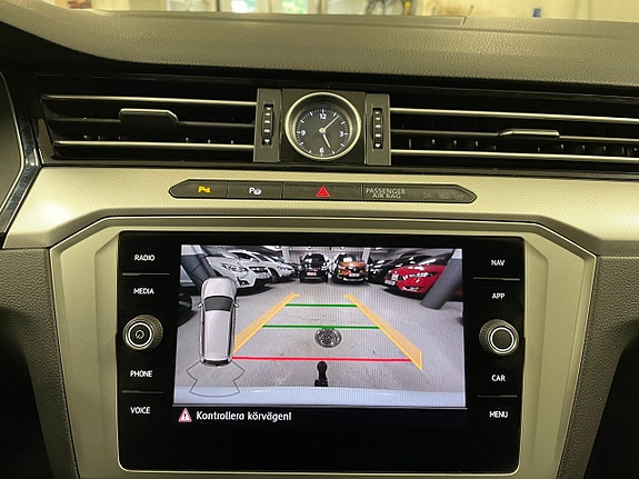 Volkswagen Passat 20 of 24