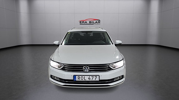 Volkswagen Passat 2 of 5