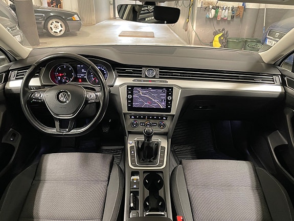 Volkswagen Passat 14 of 24