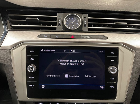 Volkswagen Passat 19 of 24