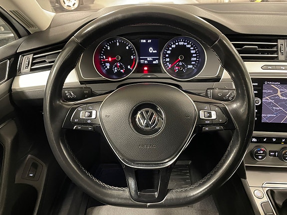 Volkswagen Passat 15 of 24