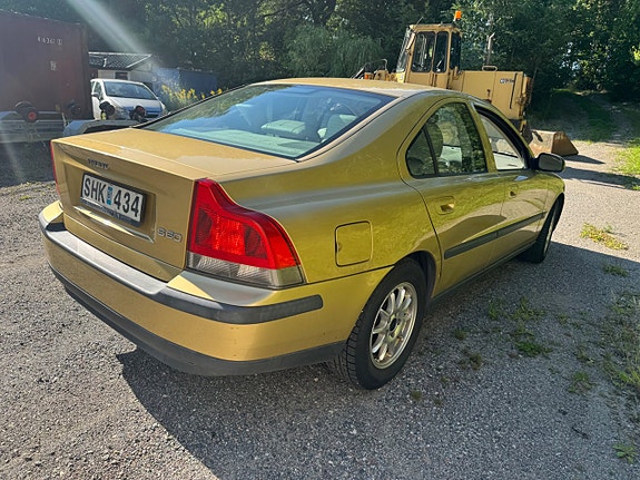 Volvo S60 3 of 12