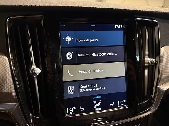 Volvo V90 Cross Country 19 of 25