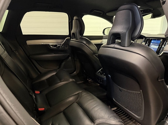 Volvo V90 Cross Country 11 of 25