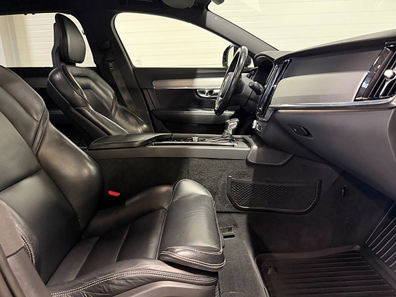 Volvo V90 Cross Country 12 of 25