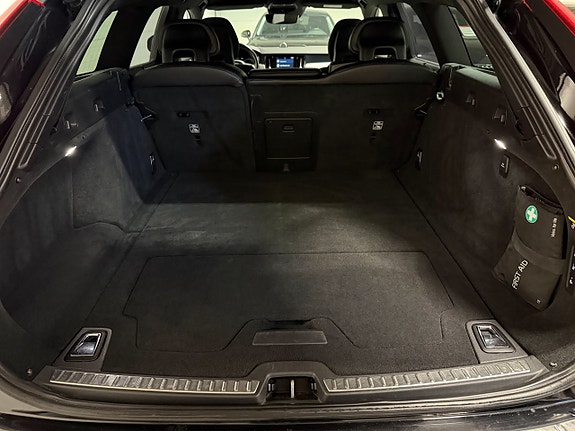 Volvo V90 Cross Country 10 of 25
