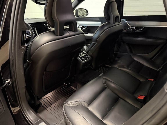 Volvo V90 Cross Country 17 of 25