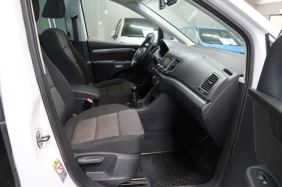 Volkswagen Sharan 12 of 16
