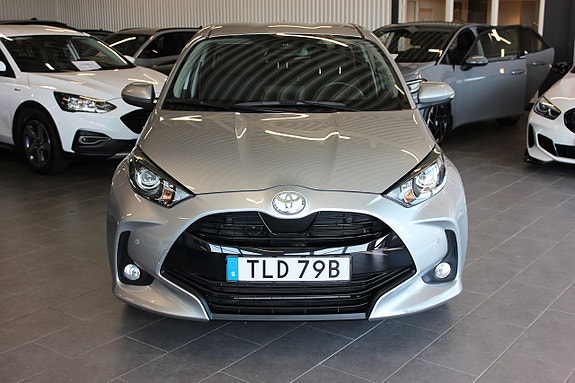 Toyota Yaris 7 of 15
