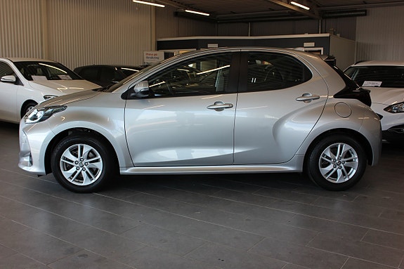 Toyota Yaris 15 of 15