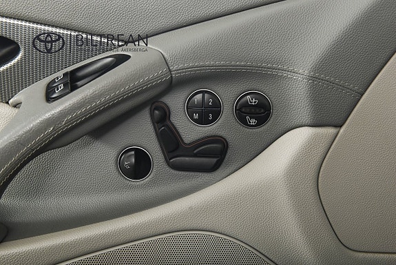 Mercedes-Benz SL350 12 of 16