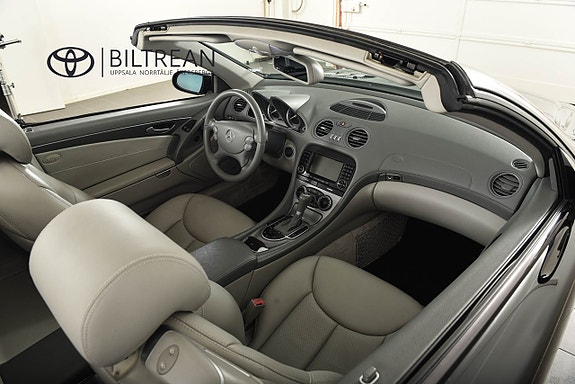 Mercedes-Benz SL350 15 of 16