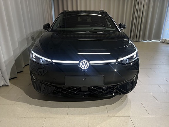 Volkswagen ID.7 2 of 5