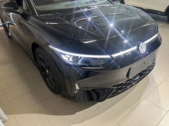 Volkswagen ID.7 3 of 5