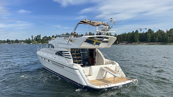 Fairline Squadron 55 - 2004 3 of 5