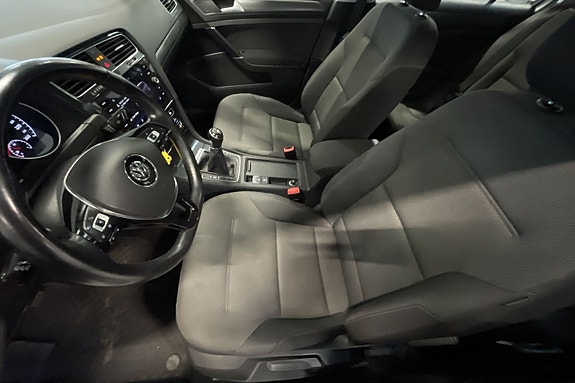 Volkswagen Golf VII 7 of 13