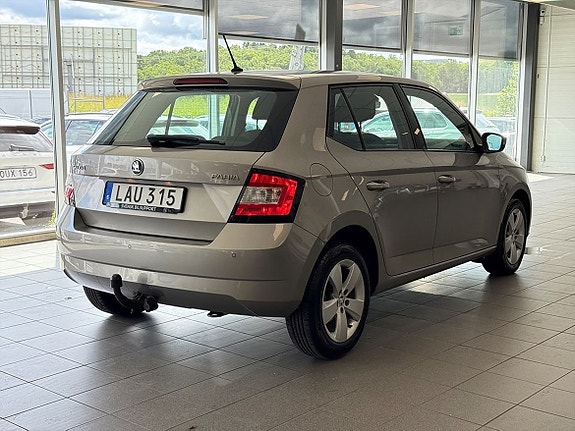 Skoda Fabia 3 of 5