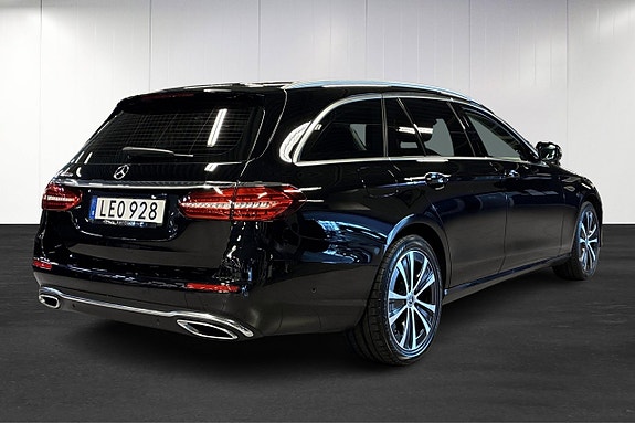 Mercedes-Benz EQE300 3 of 5