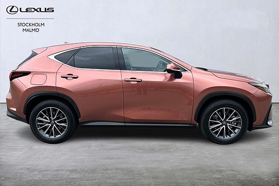 Lexus NX450h+ 5 of 24