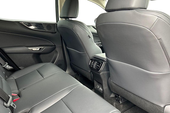 Lexus NX450h+ 11 of 24