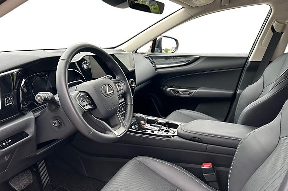 Lexus NX450h+ 7 of 24
