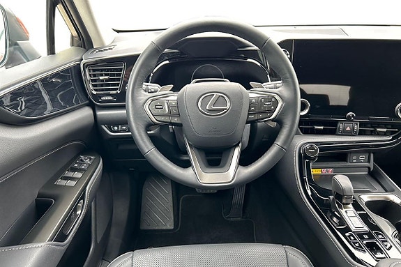 Lexus NX450h+ 8 of 24