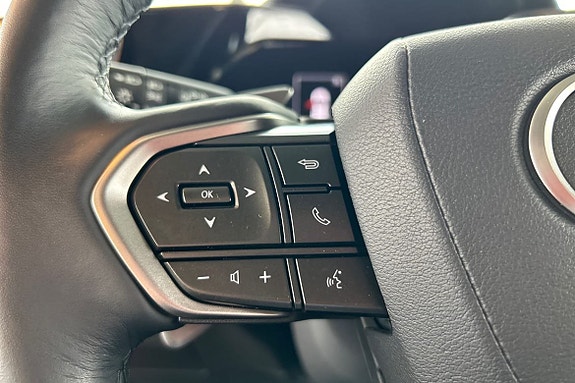 Lexus NX450h+ 16 of 24