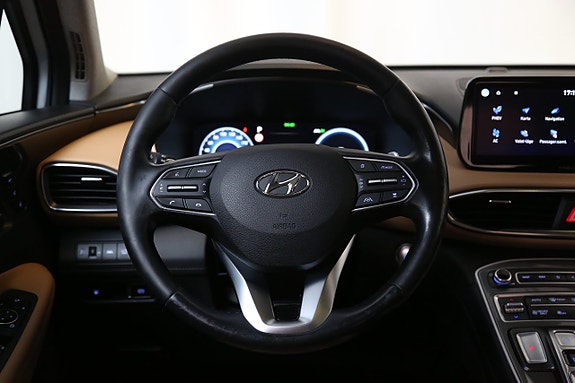 Hyundai Santa Fe 16 of 30