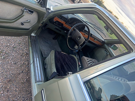 Mercedes-Benz 350 SE 9 of 10
