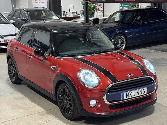 MINI Cooper 2 of 5