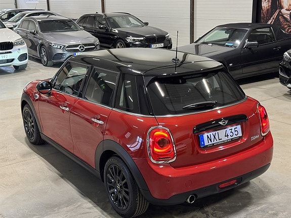 MINI Cooper 4 of 5