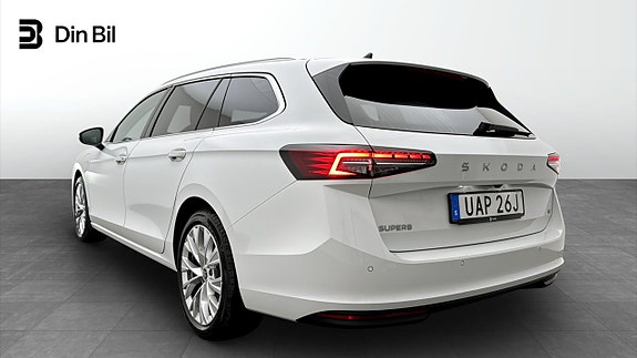 Skoda Superb 3 of 5