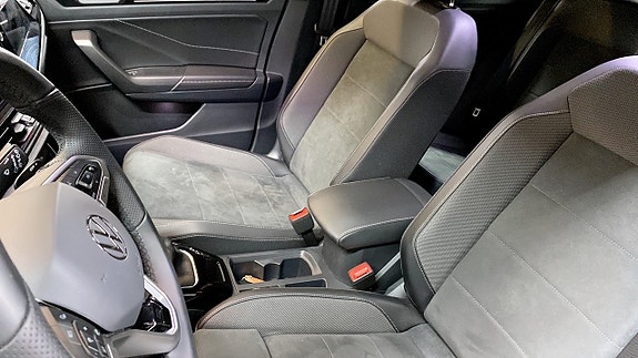 Volkswagen T-Roc 9 of 13